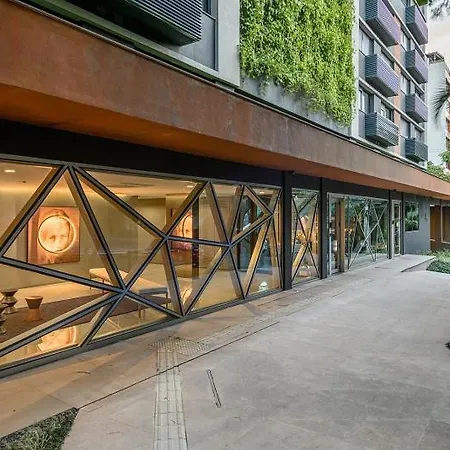 Yoo 914 - Luxury Loft Apartment